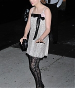 chloemoretzfancom004.jpg