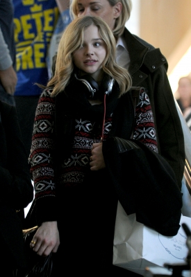 chloemoretzfancom049.jpg