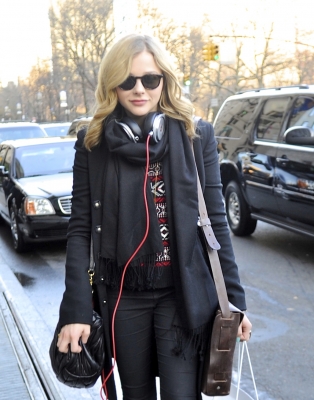 Click to view full size image
==============
chloemoretzfancom001.jpg chloemoretzfancom001.jpg