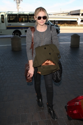 Click to view full size image
==============
chloemoretzfancom23.jpg chloemoretzfancom23.jpg