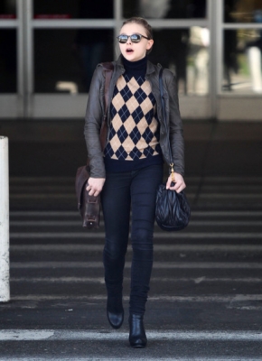 Click to view full size image
==============
chloemoretzfancom46.jpg chloemoretzfancom46.jpg