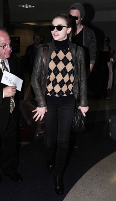 Click to view full size image
==============
chloemoretzfancom60.jpg chloemoretzfancom60.jpg