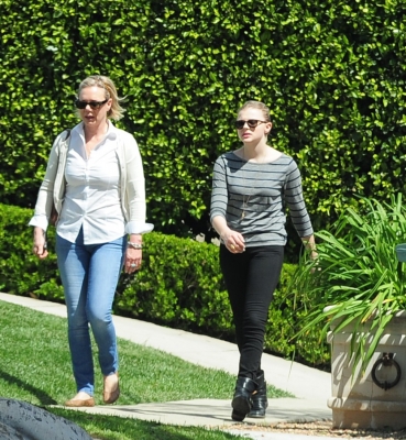 Click to view full size image
==============
chloemoretzfancom02.jpg chloemoretzfancom02.jpg