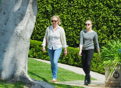 Click to view full size image
==============
chloemoretzfancom03.jpg chloemoretzfancom03.jpg