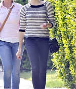 chloemoretzfancom0041.jpg