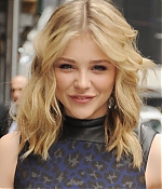 chloemoretzfancom0083.jpg