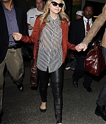 chloemoretzfancom05.jpg
