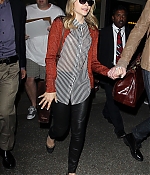 chloemoretzfancom06.jpg