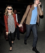 chloemoretzfancom07.jpg