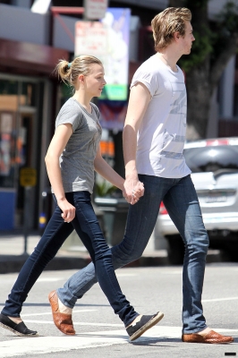 Click to view full size image
==============
chloemoretzfancom12.jpg chloemoretzfancom12.jpg