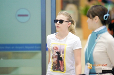 chloemoretzfancom03.JPG