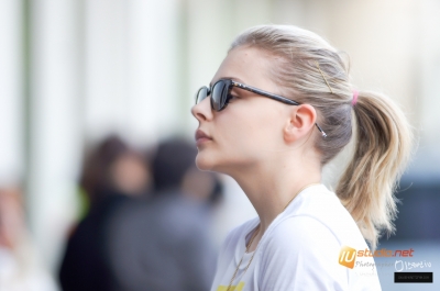 chloemoretzfancom20.JPG