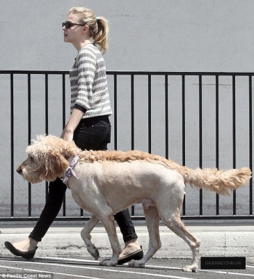Click to view full size image
==============
chloemoretzfancom14.jpg chloemoretzfancom14.jpg