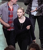 chloemoretzfancom04.jpg
