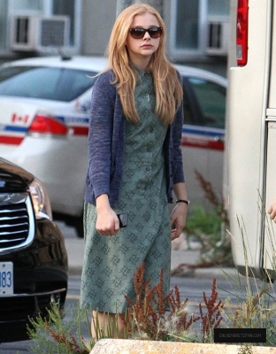 Click to view full size image
==============
chloemoretzfancom05.jpg chloemoretzfancom05.jpg