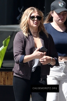 Click to view full size image
==============
1459815325145_Chlo_Moretz_At__II__Pastaio_restaurant_03.jpg 1459815325145_Chlo_Moretz_At__II__Pastaio_restaurant_03.jpg