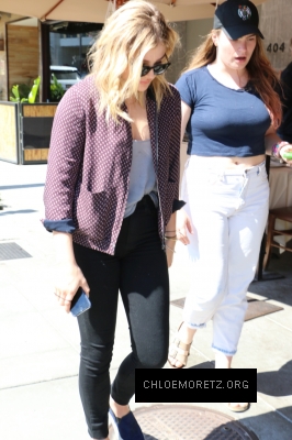 1459817026508_Chlo_Moretz_at__II__Pastaio_restaurant_035.jpg