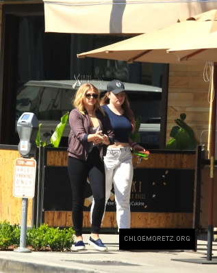 1459826178783_chloe_moretz_at_il_pastaio_restaurant_44.jpg