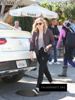 1459881222134_chloe_moretz_at_il_pastaio_restaurant_54.jpg