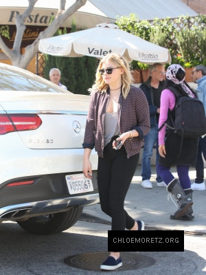 1459881230211_chloe_moretz_at_il_pastaio_restaurant_55.jpg