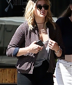 1459815533201_Chlo_Moretz_at__II__Pastaio_restaurant_06.jpg