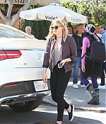 1459881230211_chloe_moretz_at_il_pastaio_restaurant_55.jpg