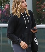 1460089851712_chloe_moretz_arriving_to_and_leaving_the_gym_27.jpg