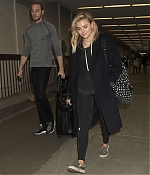 Chloe-Moretz-at-Los-Angeles-International-Airport--04-662x993.jpg