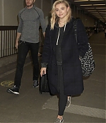 Chloe-Moretz-at-Los-Angeles-International-Airport--05-662x993_28129.jpg