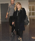 Chloe-Moretz-at-Los-Angeles-International-Airport--06-662x993.jpg