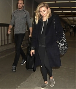 Chloe-Moretz-at-Los-Angeles-International-Airport--07-662x993.jpg