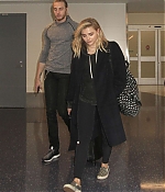 Chloe-Moretz-at-Los-Angeles-International-Airport--09-662x993.jpg