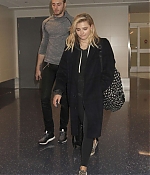 Chloe-Moretz-at-Los-Angeles-International-Airport--10-662x993.jpg