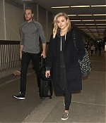 Chloe-Moretz-at-Los-Angeles-International-Airport--11-662x883.jpg
