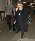 Chloe-Moretz-at-Los-Angeles-International-Airport--12-662x993.jpg