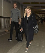 Chloe-Moretz-at-Los-Angeles-International-Airport--13-662x883.jpg