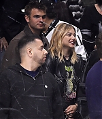 1461018925114_20160416_chloe_moretz_at_lak_vs_sharks_nhl_game_1.jpg