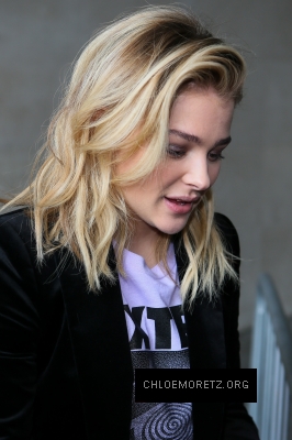 1461622095065_chloe_moretz_London_radio_interview_arrivals_84.jpg