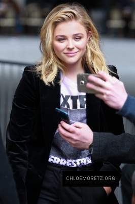 1461622605023_chloe_moretz_London_radio_interview_arrivals_121.jpg