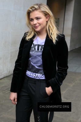 1461622626595_chloe_moretz_London_radio_interview_arrivals_123.jpg