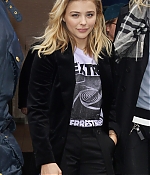 1461603606487_chloe_moretz_arriving_at_Capital_radio_44.jpg