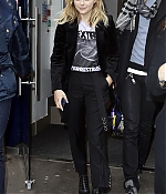 1461603679328_chloe_moretz_arriving_at_Capital_radio_50.jpg