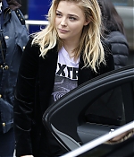 1461603710334_chloe_moretz_arriving_at_Capital_radio_52.jpg