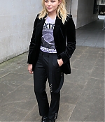 1461622169712_chloe_moretz_London_radio_interview_arrivals_89.jpg