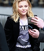 1461622330094_chloe_moretz_London_radio_interview_arrivals_101.jpg