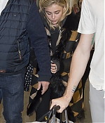 1461773338218_20160427_chloe_moretz_departing_berlin_tegel_airport_in_germany_8.jpg