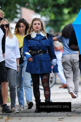 Click to view full size image
==============
Chloe-Moretz--Photoshoot-in-New-York-City--01-662x995.jpg Chloe-Moretz--Photoshoot-in-New-York-City--01-662x995.jpg