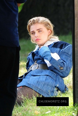 Click to view full size image
==============
Chloe-Moretz--Photoshoot-in-New-York-City--06-662x981.jpg Chloe-Moretz--Photoshoot-in-New-York-City--06-662x981.jpg