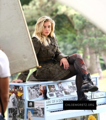 Click to view full size image
==============
Chloe-Moretz--Photoshoot-in-New-York-City--24-662x749.jpg Chloe-Moretz--Photoshoot-in-New-York-City--24-662x749.jpg