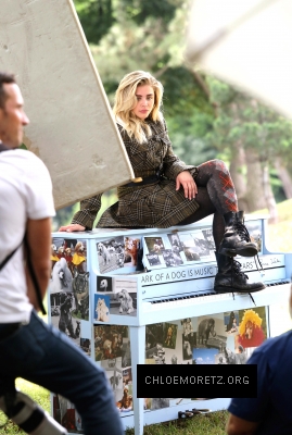 Click to view full size image
==============
Chloe_Grace_Moretz_poses_during_a_photoshoot_in_New_York_City_006.jpg Chloe_Grace_Moretz_poses_during_a_photoshoot_in_New_York_City_006.jpg